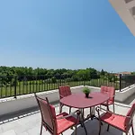 Tola * Rapavel