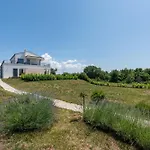 Villa Tola